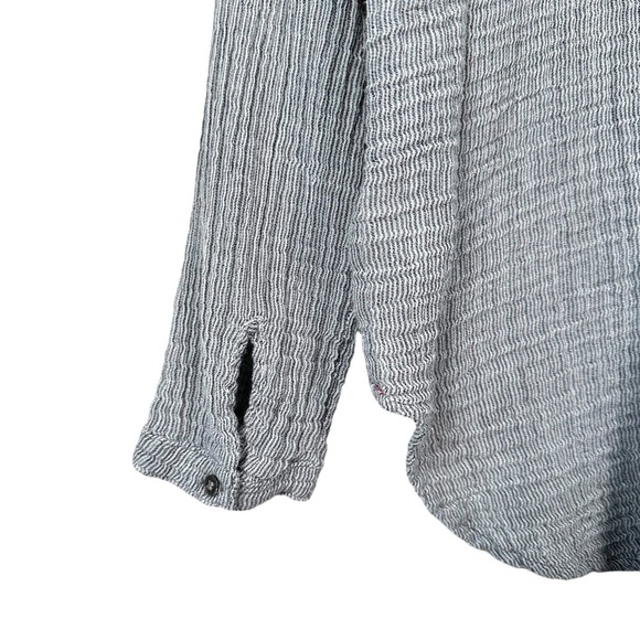 XiRENA Hemingway Gauze Textured Long Sleeve Henley Top - Picture 8 of 11